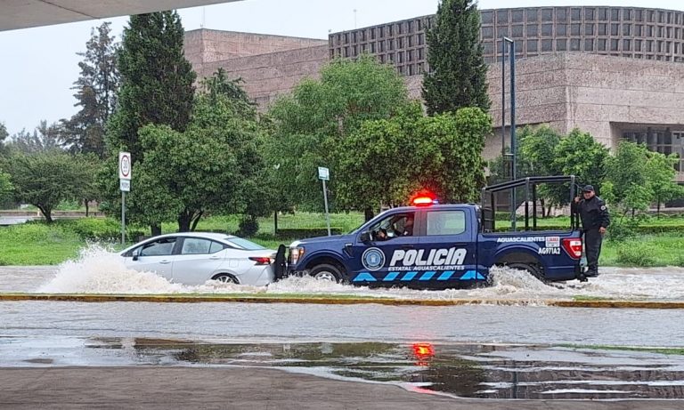 TOTAL COORDINACIÓN ENTRE GOBIERNO DEL ESTADO Y MUNICIPIO DE AGUASCALIENTES PARA BRINDAR AUXILIO POR LLUVIAS