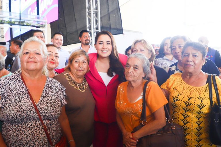 ENTRE BAILE, ALEGRÍA Y SORPRESAS, TERE JIMÉNEZ ENCABEZA FESTEJO POR EL DÍA DEL ABUELO