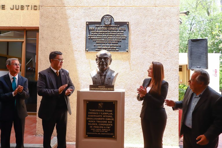 RINDEN HOMENAJE AL EXGOBERNADOR J. REFUGIO ESPARZA REYES; RECONOCEN SU IMPACTO EN EL PROGRESO DE AGUASCALIENTES