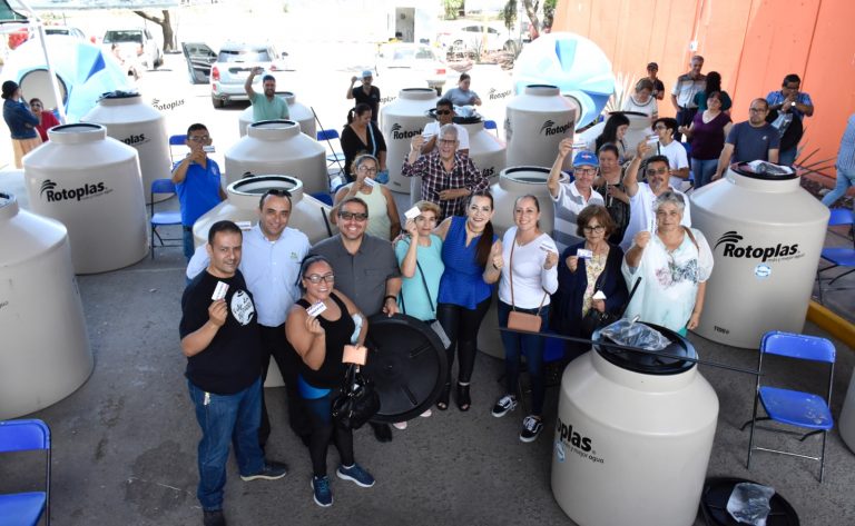 FAMILIAS DE AGUASCALIENTES MEJORAN SU CALIDAD DE VIDA; RECIBEN CALENTADORES SOLARES, TINACOS, CISTERNAS Y BOMBAS DE AGUA