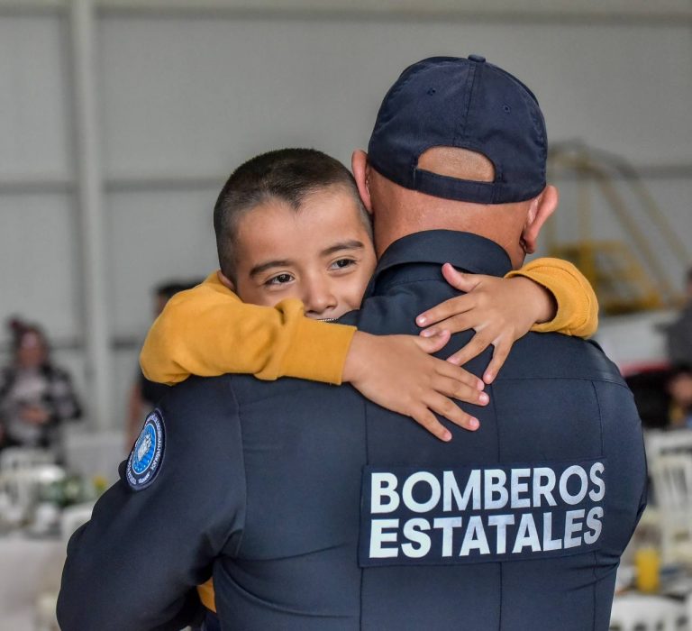 RECONOCEN IMPORTANTE LABOR DE LOS BOMBEROS EN SU DÍA