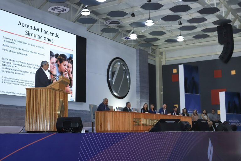 EL CENTRO DE CIENCIAS ECONÓMICAS Y ADMINISTRATIVAS DE LA UAA REALIZÓ LA REUNIÓN DE BIENVENIDA DE SUS ACADÉMICOS