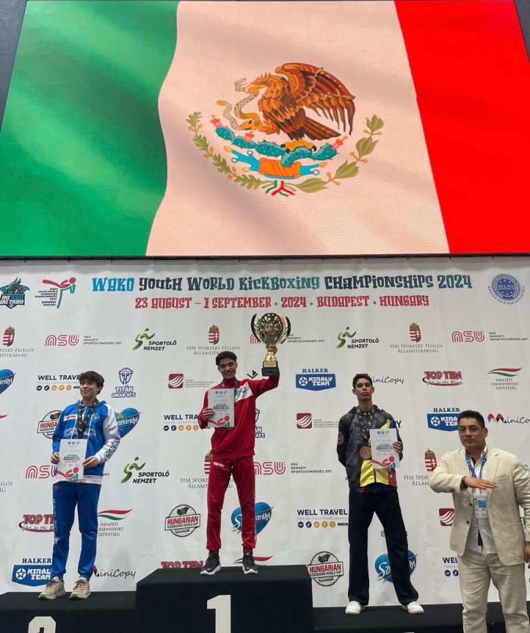 CAMPEÓN MUNDIAL DE KICKBOXING ES MAESTRO EN LA CASA DEL BIEN COMÚN DE PIRULES