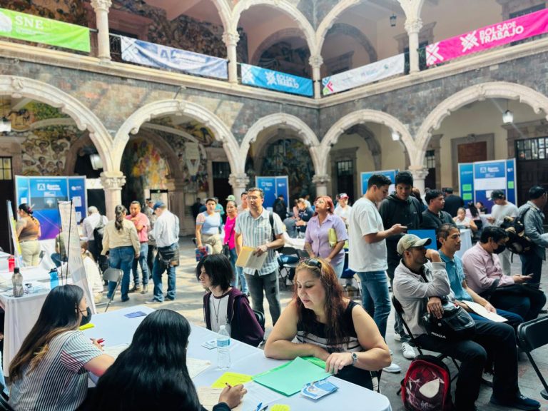 EN EL JUEVES DE BOLSA DE TRABAJO TAMBIÉN ENCONTRARÁS LA OPORTUNIDAD DE ESTUDIAR LA PREPA ABIERTA