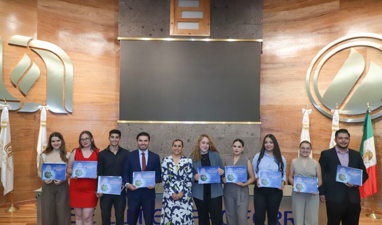 RECONOCE UAA TALENTO ACADÉMICO Y LABOR EXTRACURRICULAR DE ALUMNOS DEL CENTRO DE CIENCIAS ECONÓMICAS Y ADMINISTRATIVAS